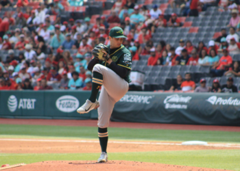 Pericos empata la serie ante los Diablos y regresa el martes al Serdán